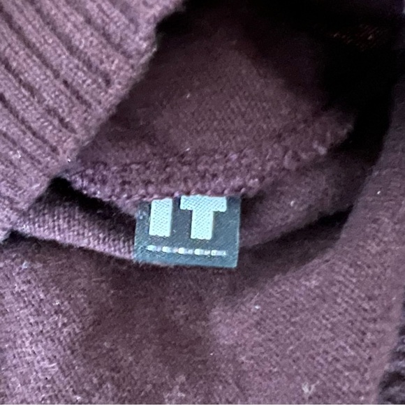 VERSACE vintage maroon wool sweater - Picture 10 of 10